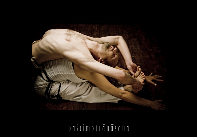 pascimottanasana4.jpg