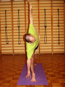 utthitatrikonasana2